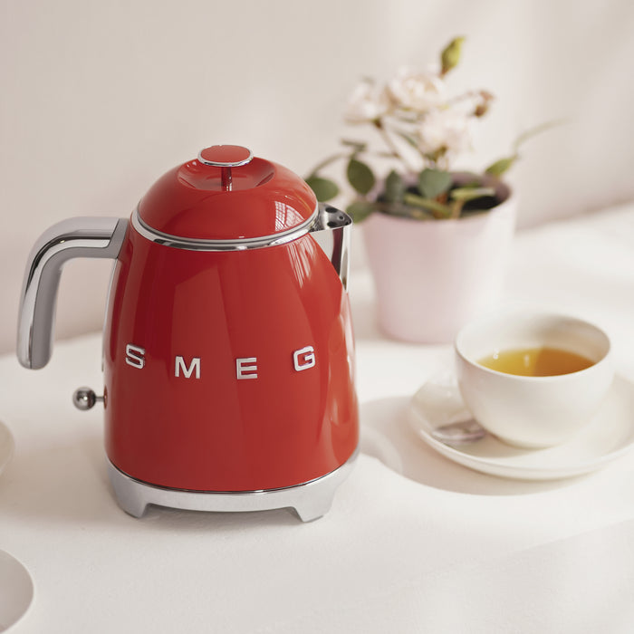 Smeg Retro Style Electric KLF05 Red Mini Kettle